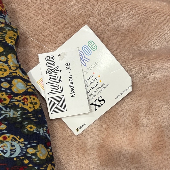 LuLaRoe | XS Pleated Madison Floral Skirt | Black, Yellow, Red, Blue | NWT - Picture 3 of 5